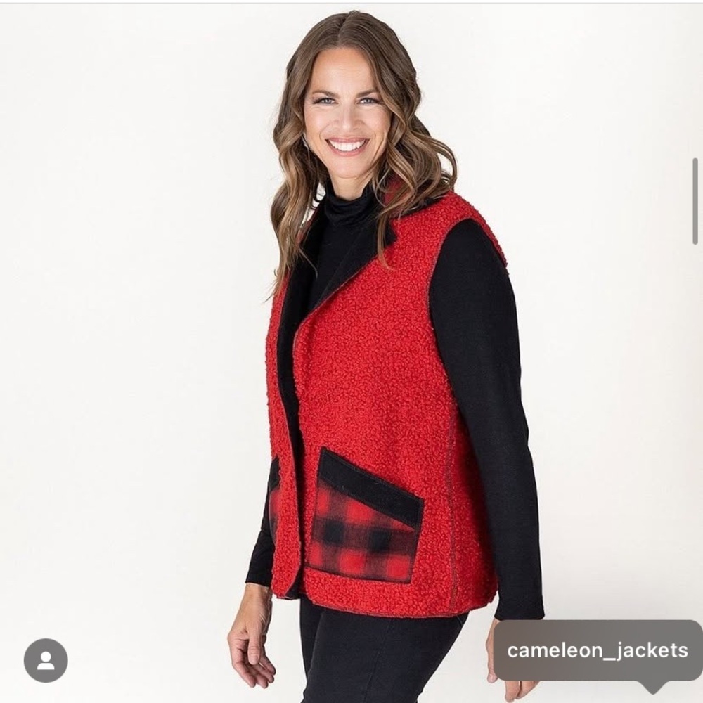 Cameleon JJ‎ Vest Sherpa Red Combo Size Medium Red Plaid
